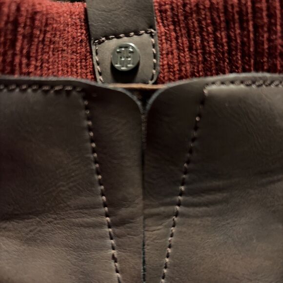 Tommy Hilfiger Red Sweater Top Brown Boots Women’s 10M Slip-ons Gently Used - Picture 10 of 10